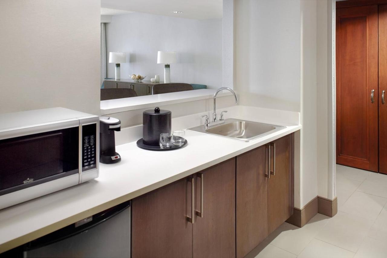 Superior Suite at Atlanta Evergreen Lakeside Resort