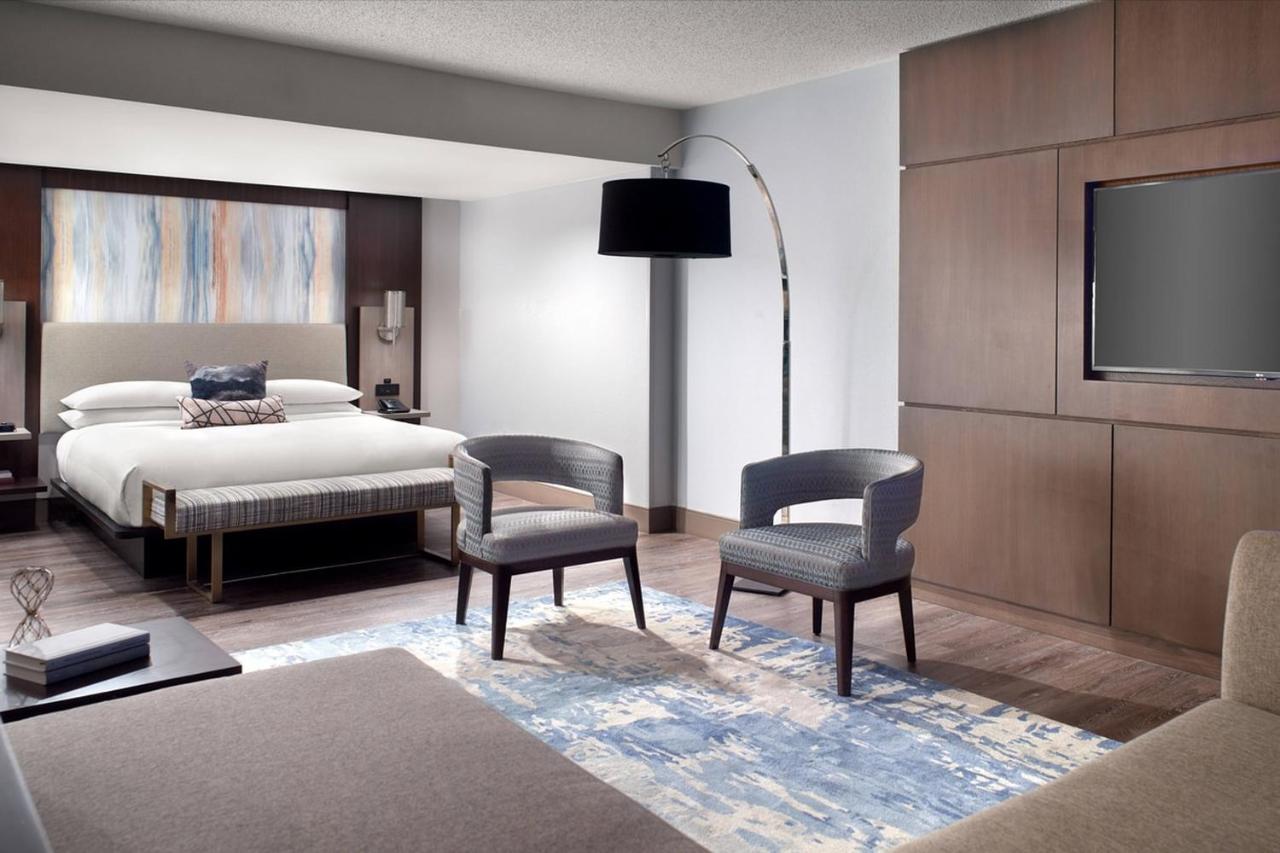 Superior Suite at Atlanta Evergreen Lakeside Resort