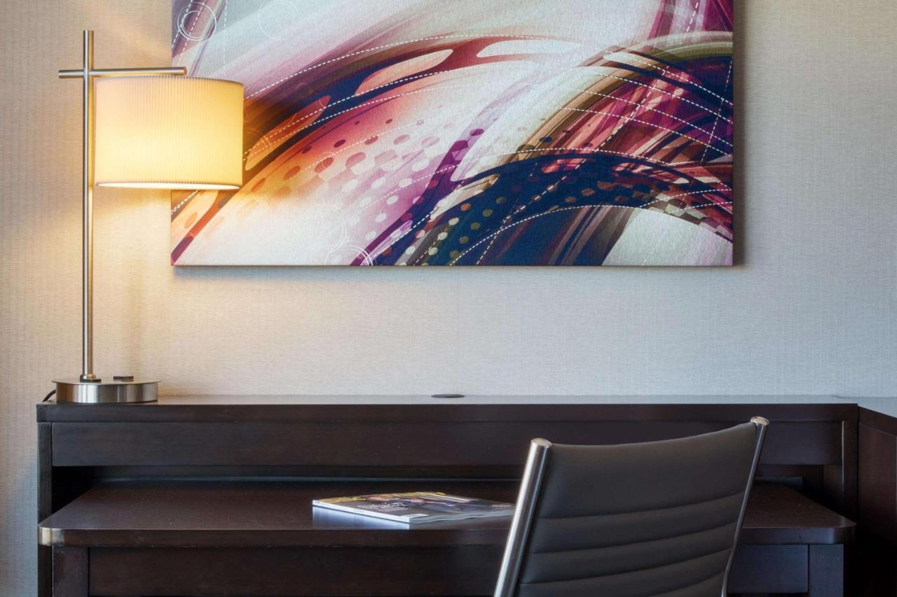 Junior King Suite - Hearing Accessible at Sonesta San Jose - Milpitas