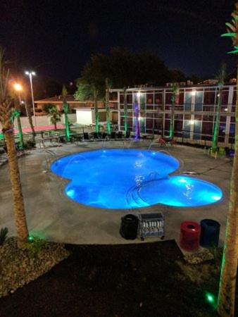 | Mother Earth Motor Lodge