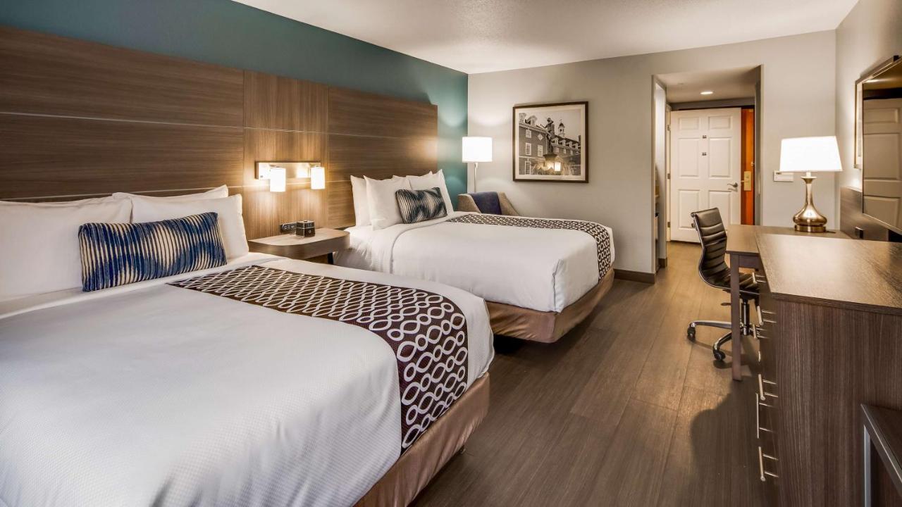 Queen Room with Two Queen Beds - Pet-friendly at Best Western Plus Champaign/Urbana Inn