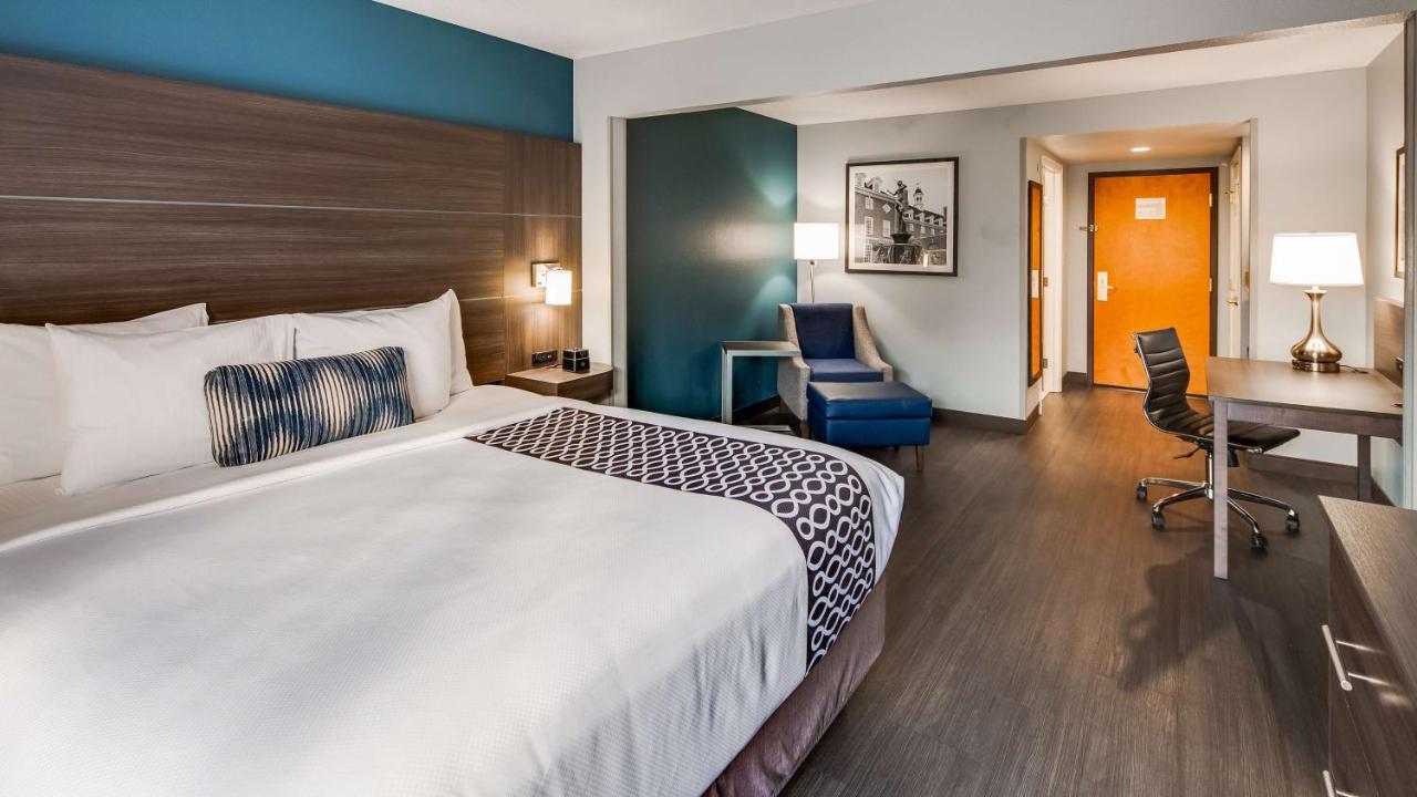 King Room with Mobility Accessible Tub - Pet Friendly at Best Western Plus Champaign/Urbana Inn