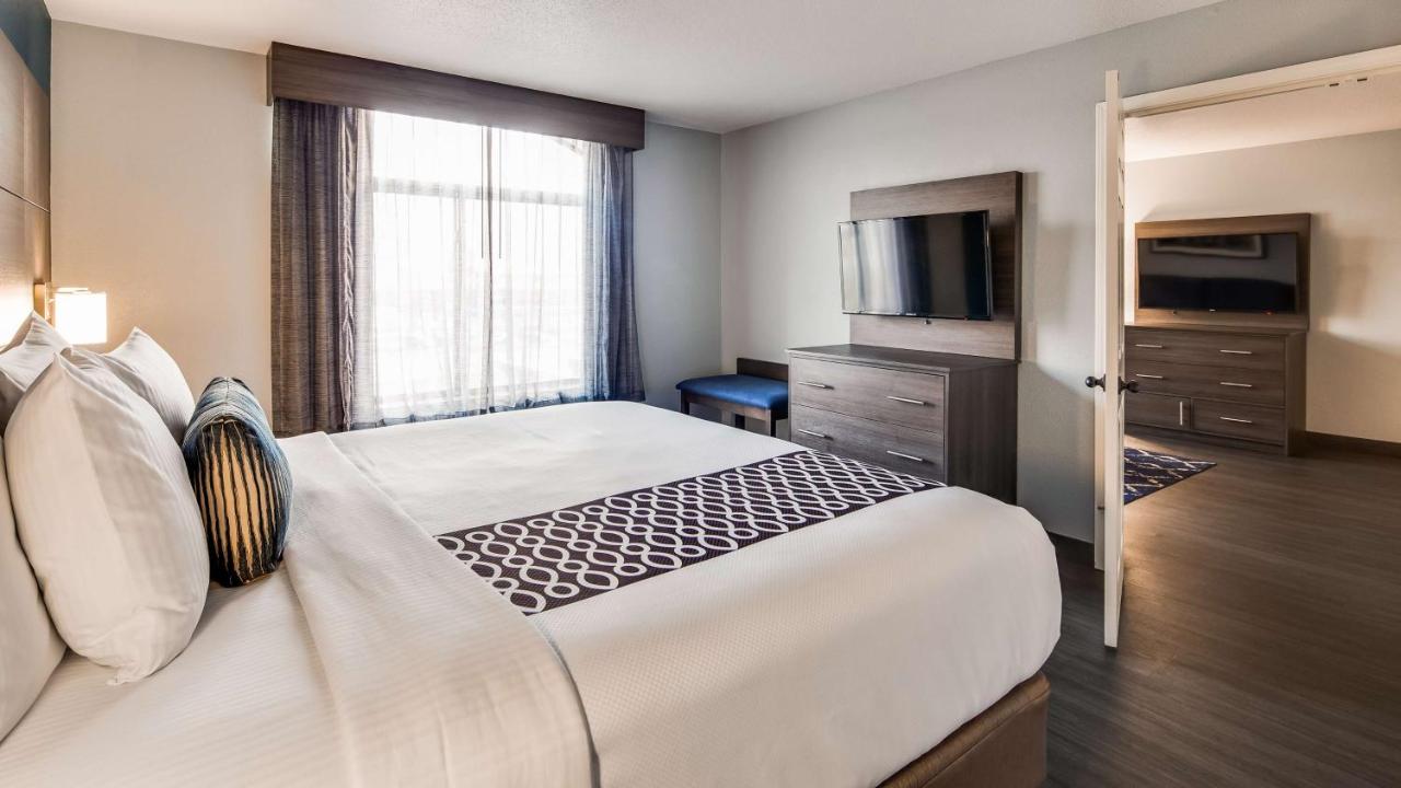 King Suite with Sofa Bed at Best Western Plus Champaign/Urbana Inn