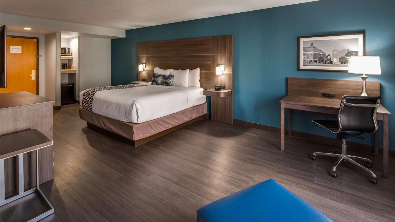 King Room with Sofa Bed at Best Western Plus Champaign/Urbana Inn