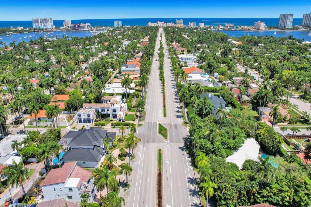 | Historic Hollywood Mansion 5 Minutes to the Beach