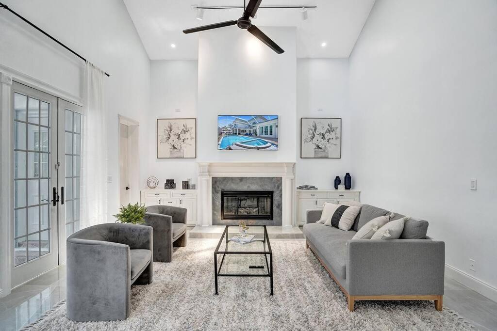 | Historic Hollywood Mansion 5 Minutes to the Beach
