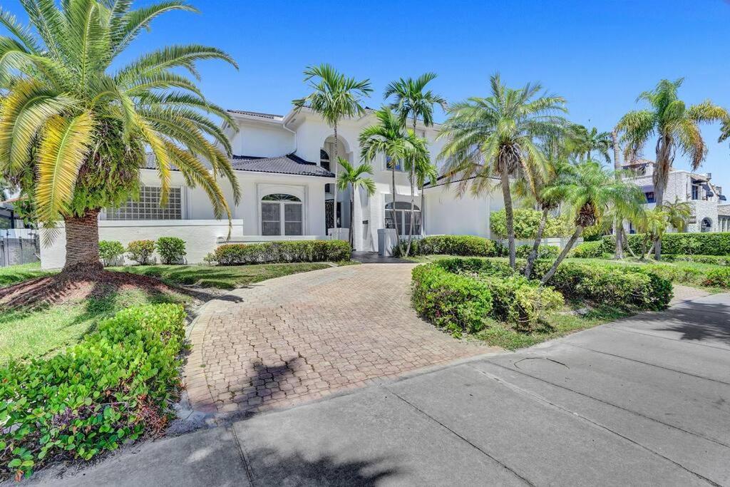 | Historic Hollywood Mansion 5 Minutes to the Beach