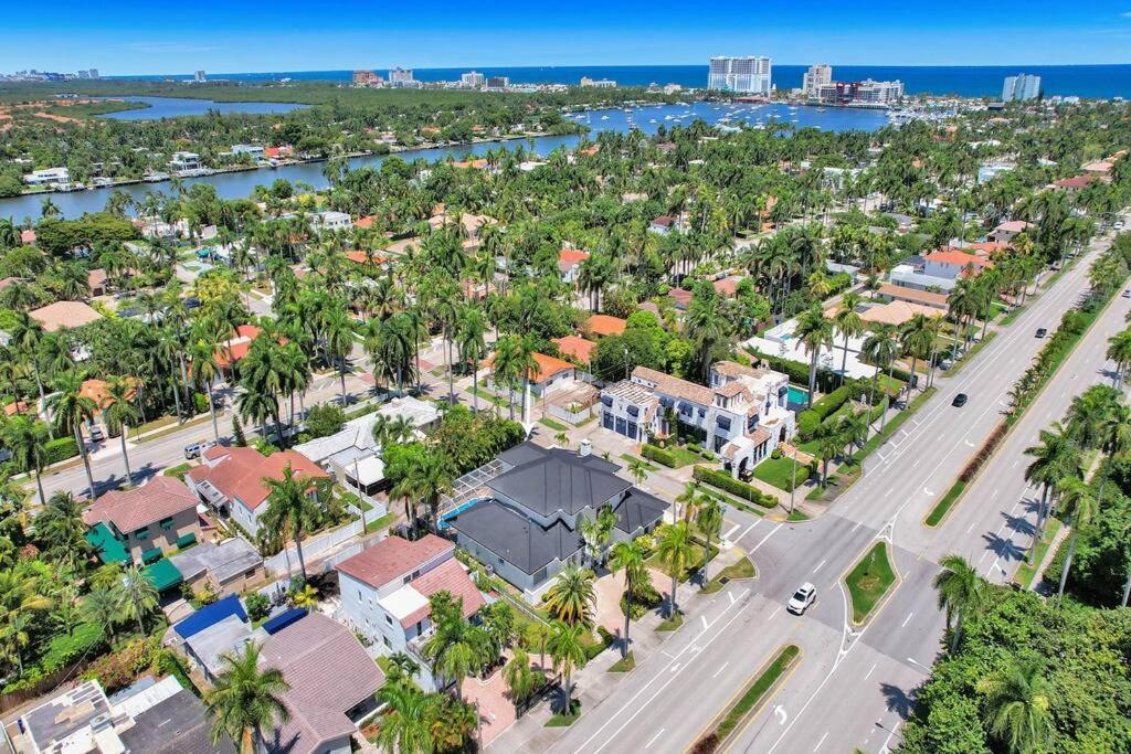 | Historic Hollywood Mansion 5 Minutes to the Beach