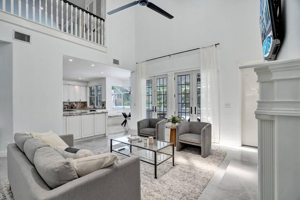| Historic Hollywood Mansion 5 Minutes to the Beach