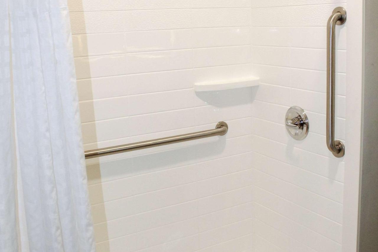 King Room - Disability Access/Non-Smoking at Comfort Inn and Suites Near Lake Guntersville