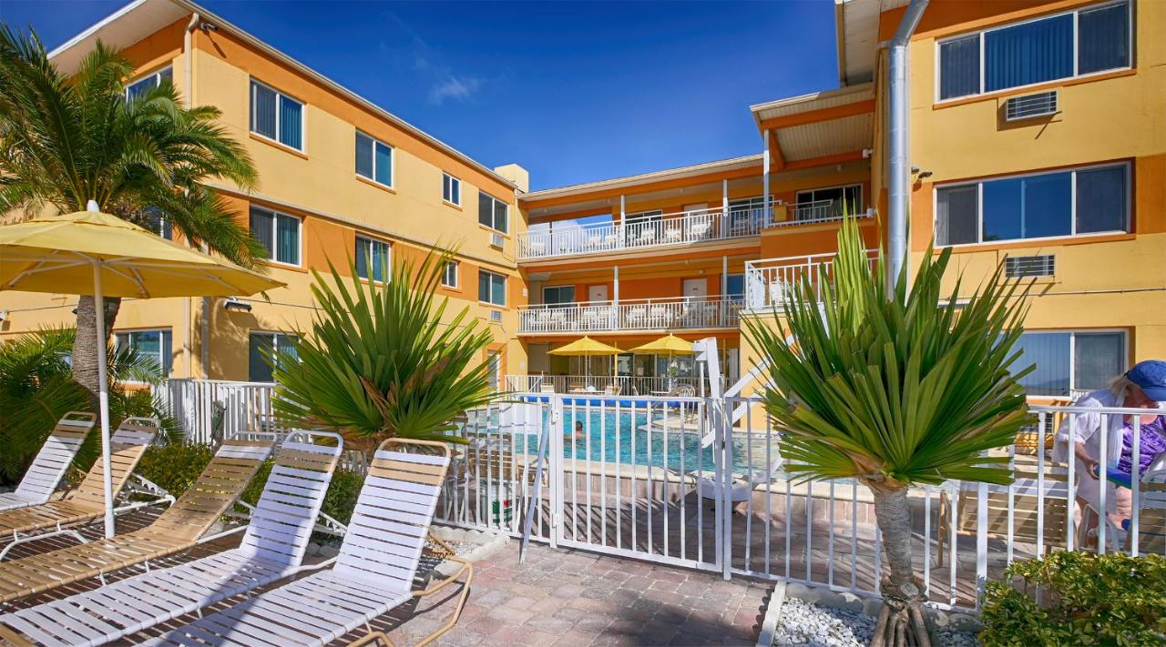 | Page Terrace Beachfront Hotel