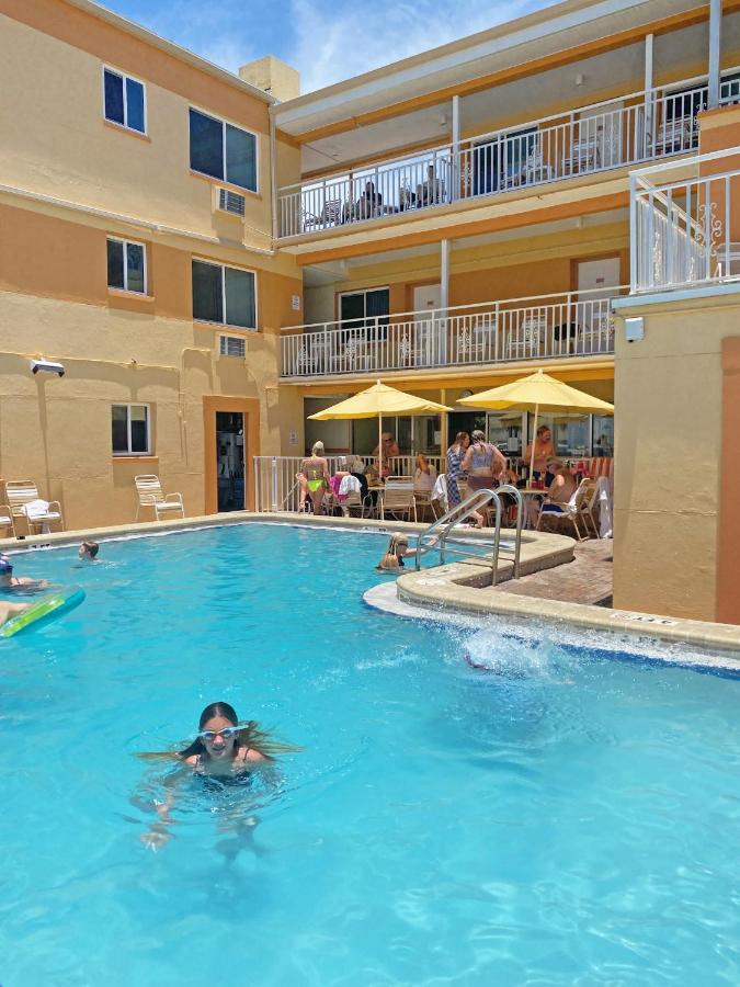 | Page Terrace Beachfront Hotel