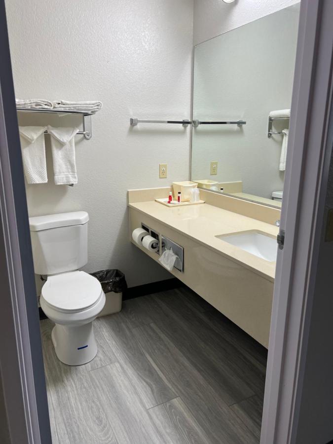 King Suite - Non-Smoking at Baymont by Wyndham Omaha SW