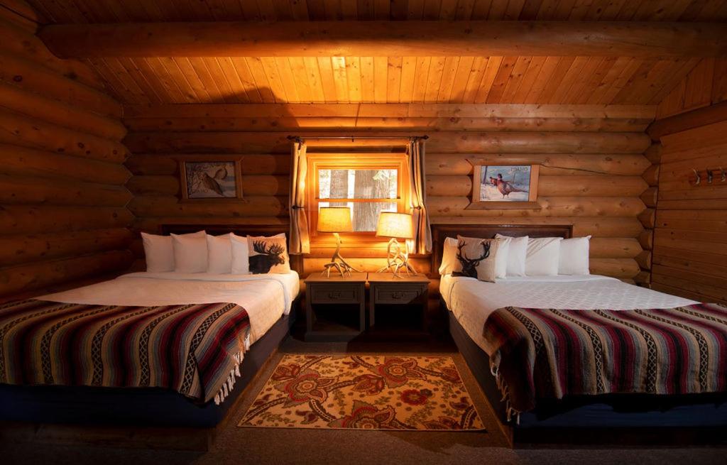 | Lochsa Lodge