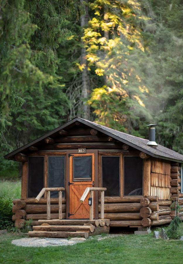 | Lochsa Lodge