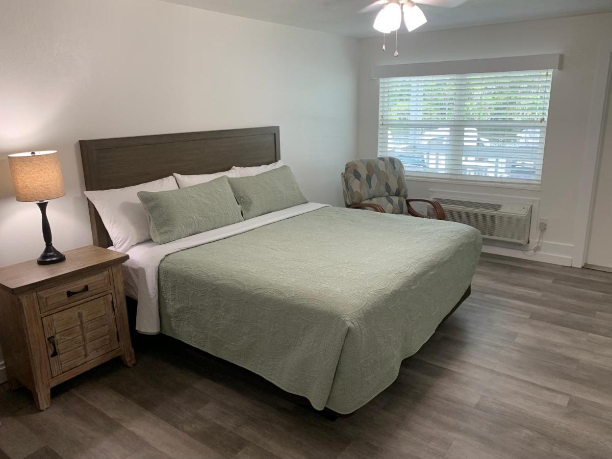 | Hontoon Landing Resort & Marina