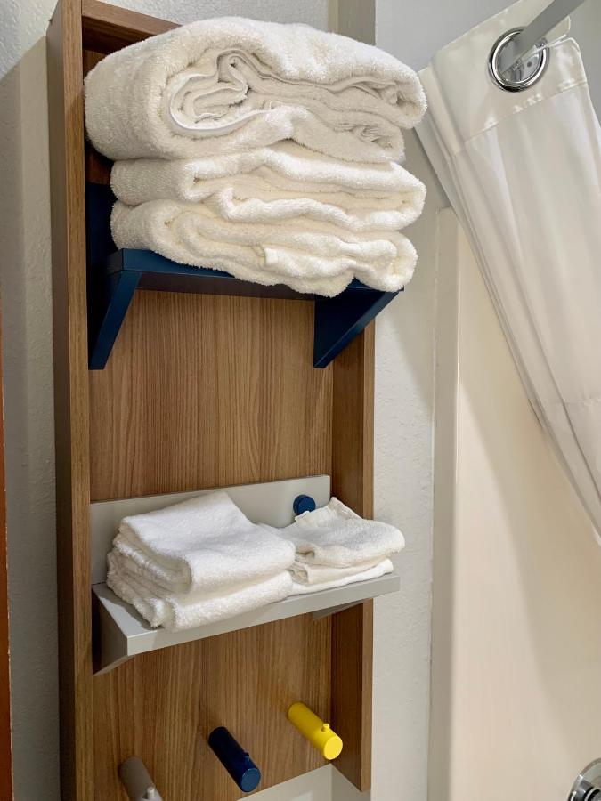 Queen Room - Non-Smoking at Microtel Inn & Suites by Wyndham Stockbridge/Atlanta I-75