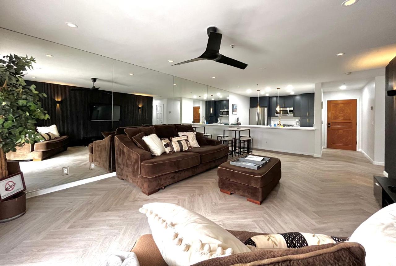 | Modern Hamilton Cove Villa w/golf cart