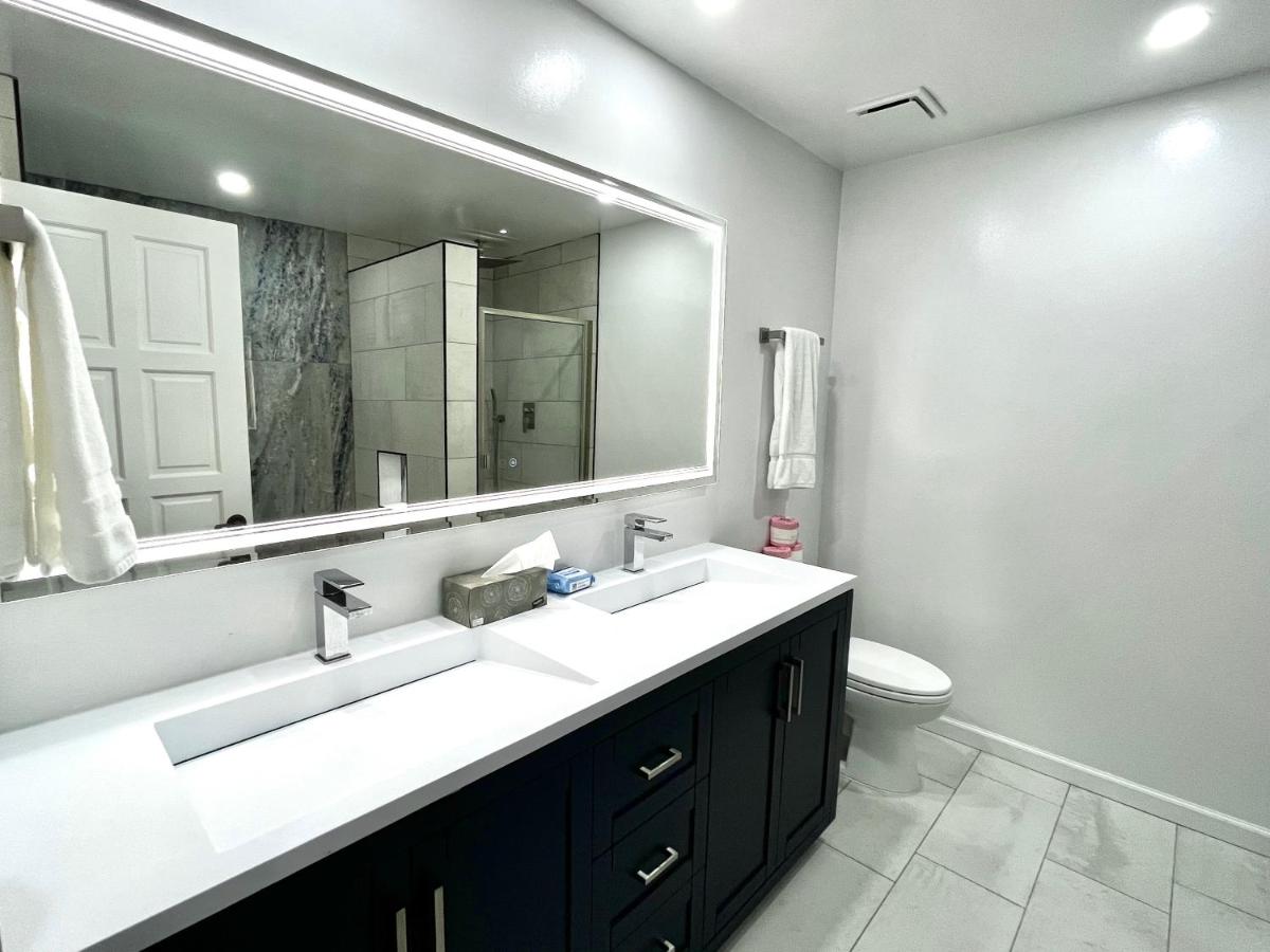 | Modern Hamilton Cove Villa w/golf cart