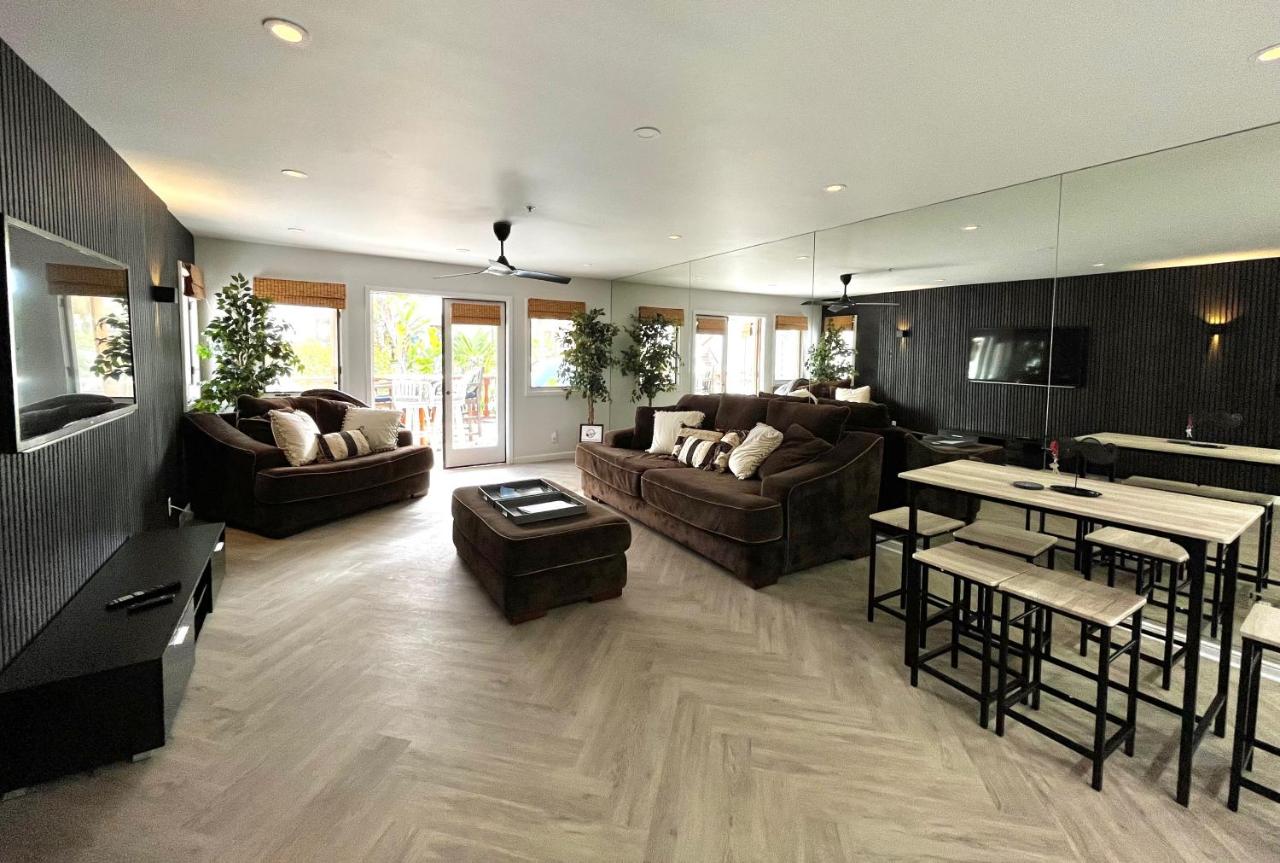 | Modern Hamilton Cove Villa w/golf cart