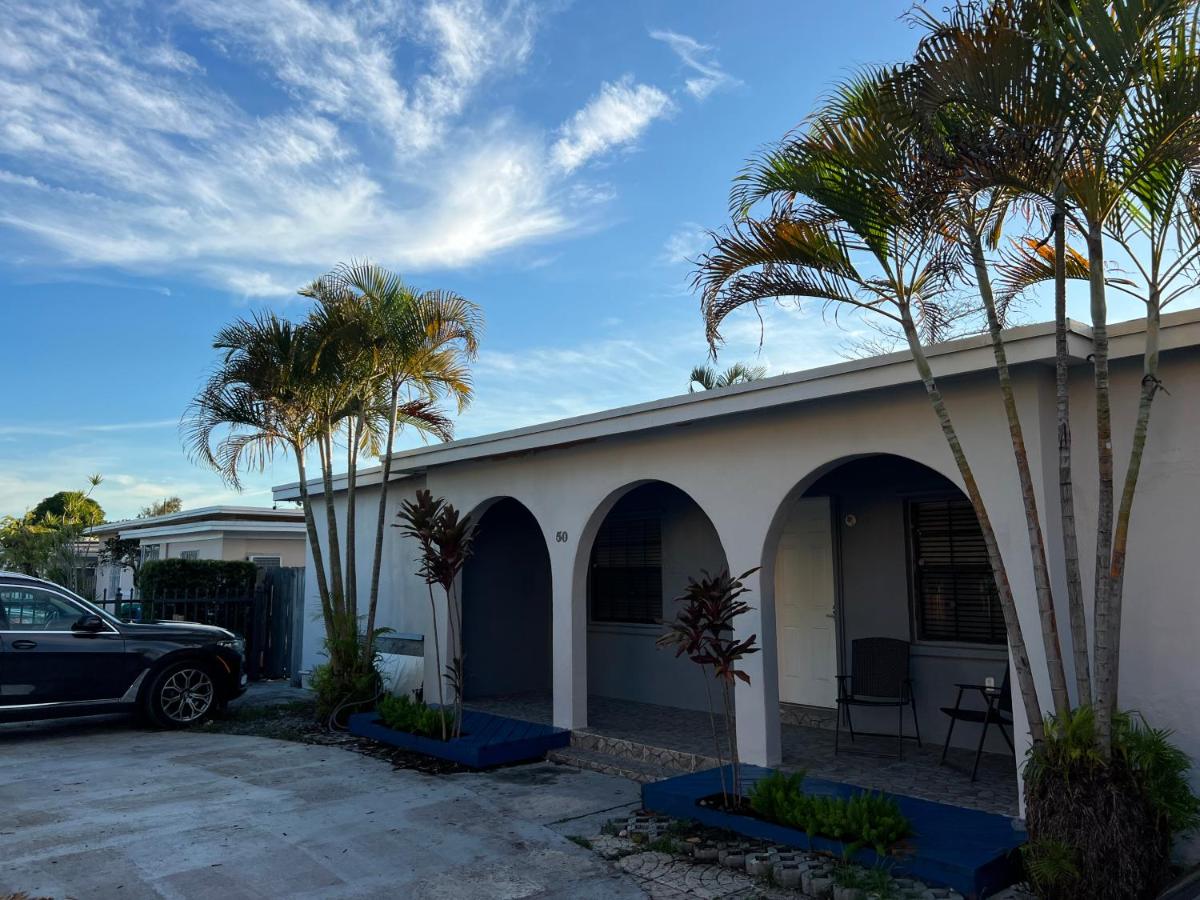 | Coral Gable Studio w/free parking & Wifi
