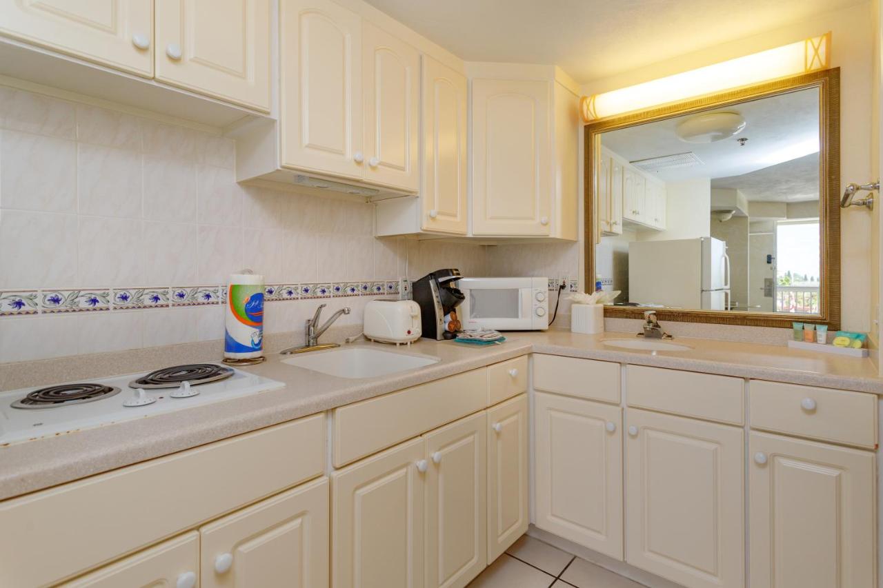  | Relaxing 1-Bedroom Oceanfront Condo With Pool