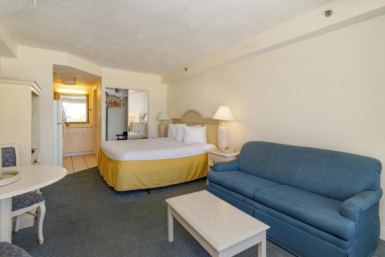  | Relaxing 1-Bedroom Oceanfront Condo With Pool