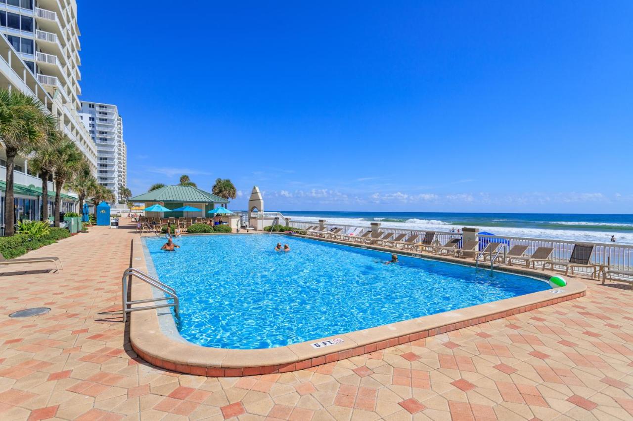  | Relaxing 1-Bedroom Oceanfront Condo With Pool