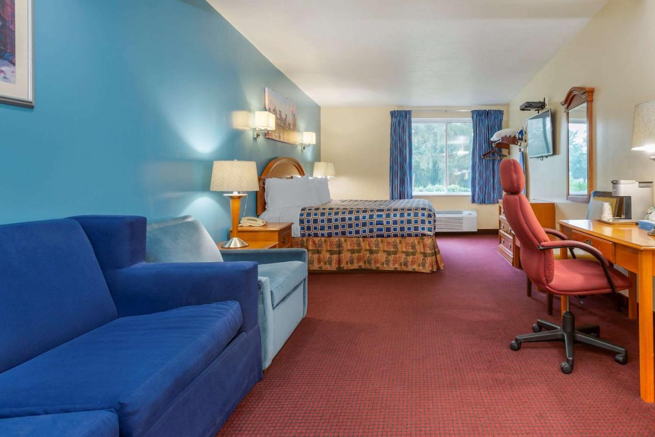  | Rodeway Inn & Suites New Paltz- Hudson Valley
