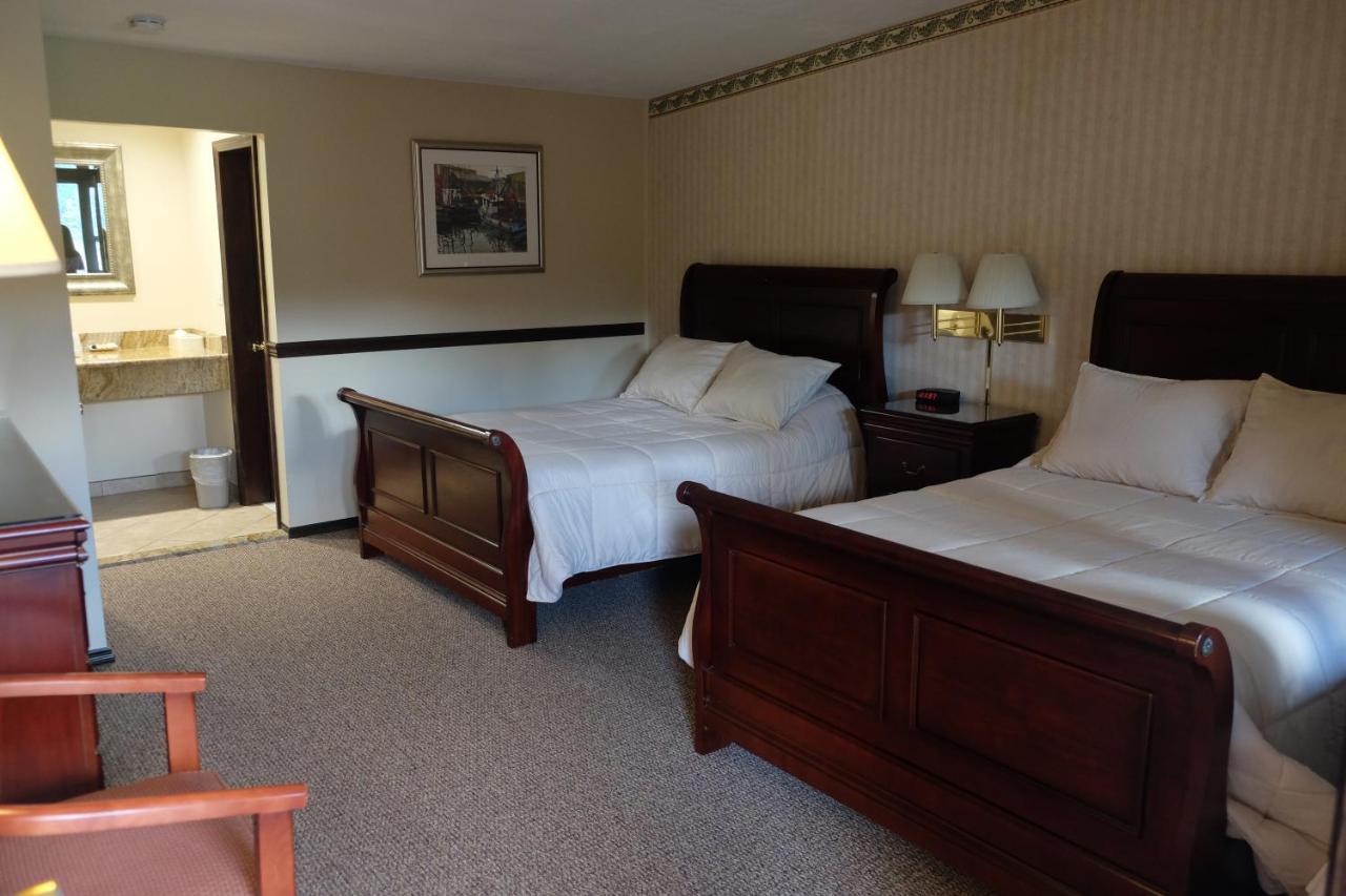 | Chalet Inn & Suites