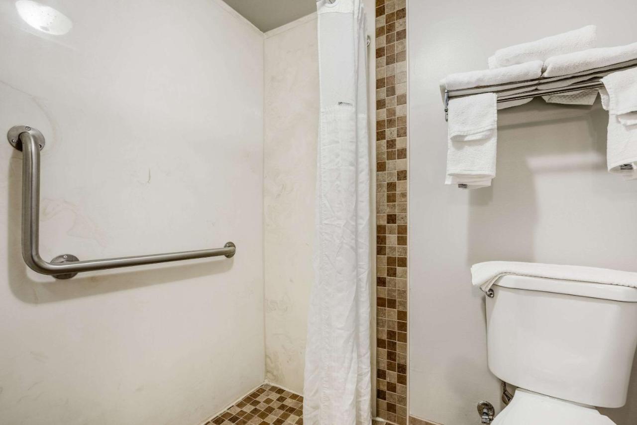 Double Room with Two Double Beds - Accessible/Non-Smoking at Econo Lodge Milwaukee Airport