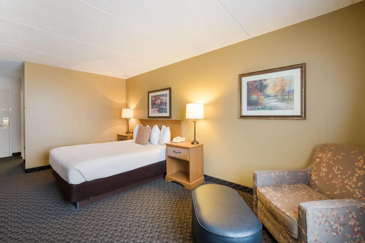 Queen Room with Bathtub - Disability Access at Best Western Riverfront Inn