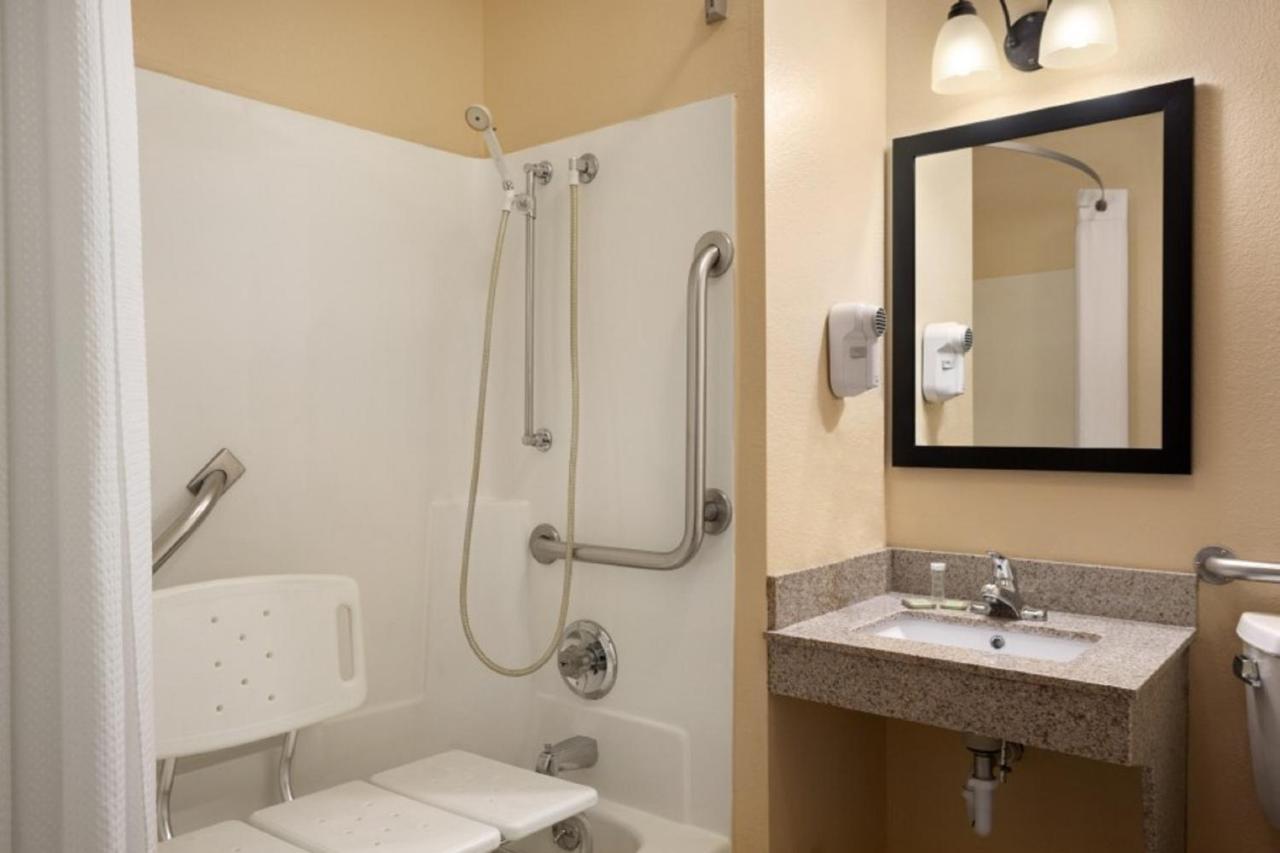 King Room - Mobility Access/Non-Smoking at Super 8 by Wyndham Mattoon