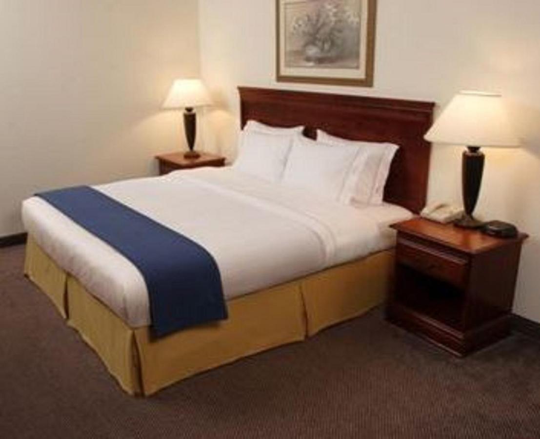 | Holiday Inn Express and Suites Montgomery, an IHG Hotel