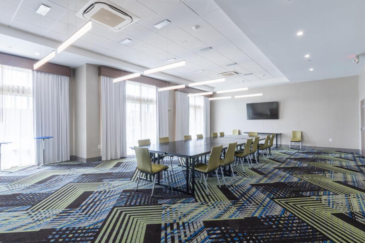 | Holiday Inn Express & Suites - Columbia Downtown, SC - The Vista