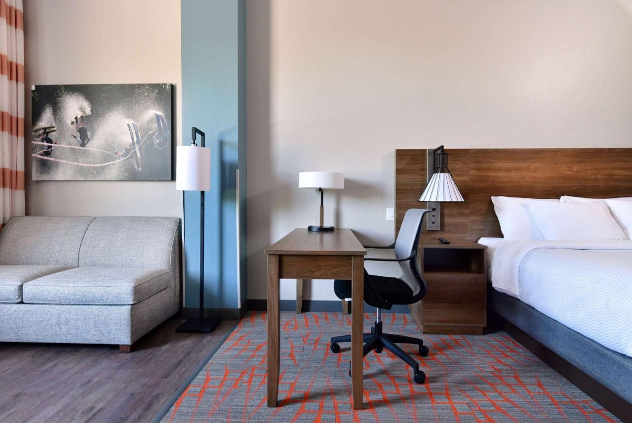 | La Quinta Inn & Suites by Wyndham Wisconsin Dells