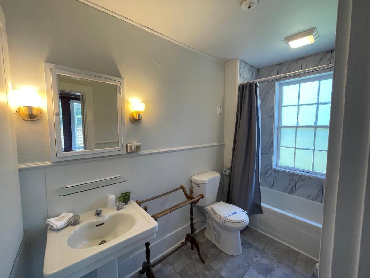 | Stone Hearth Inn and Eatery