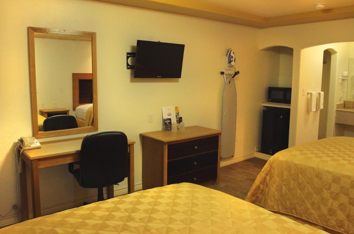 | Maverick Inn