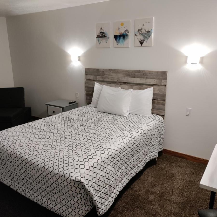| High Desert Inn