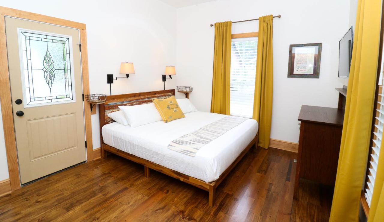  | Sweetwater Branch Inn