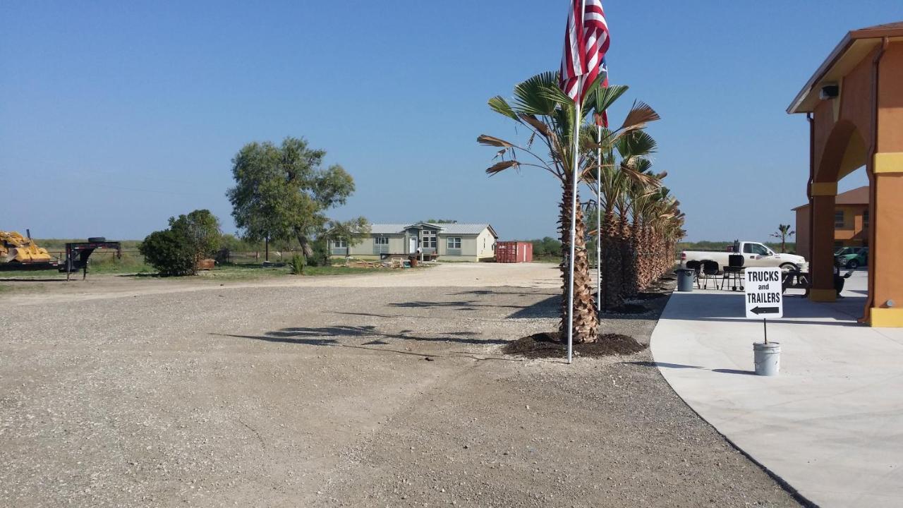 | Texan Inn and Suites Tilden