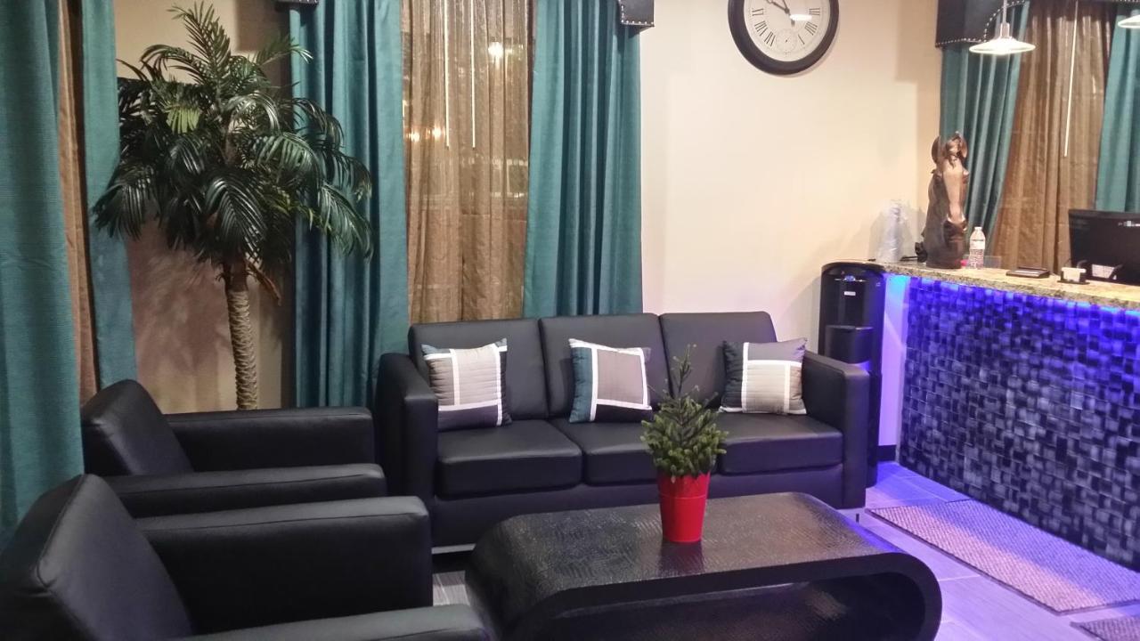 | Texan Inn and Suites Tilden