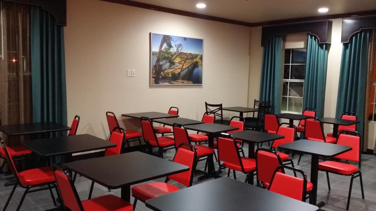 | Texan Inn and Suites Tilden
