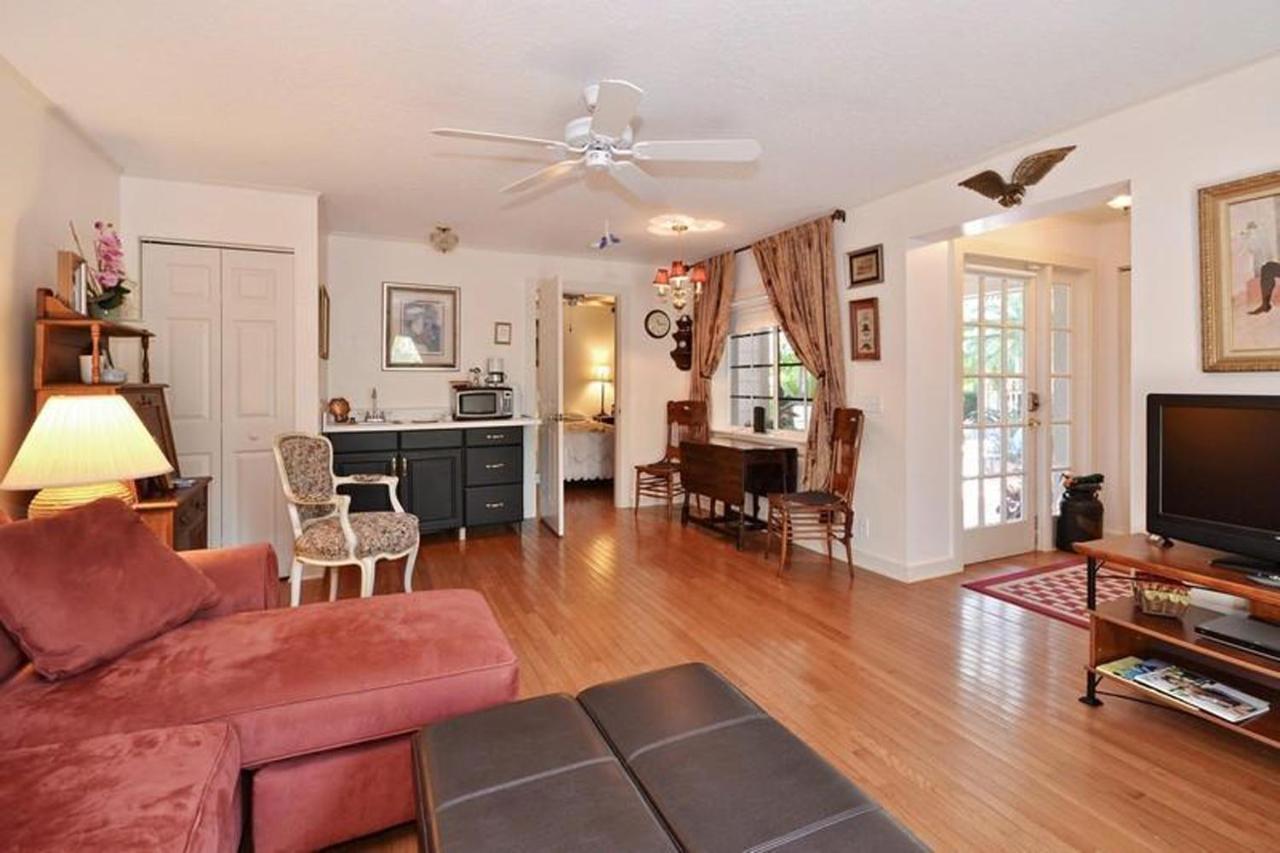 | Sabal Palm House Bed and Breakfast