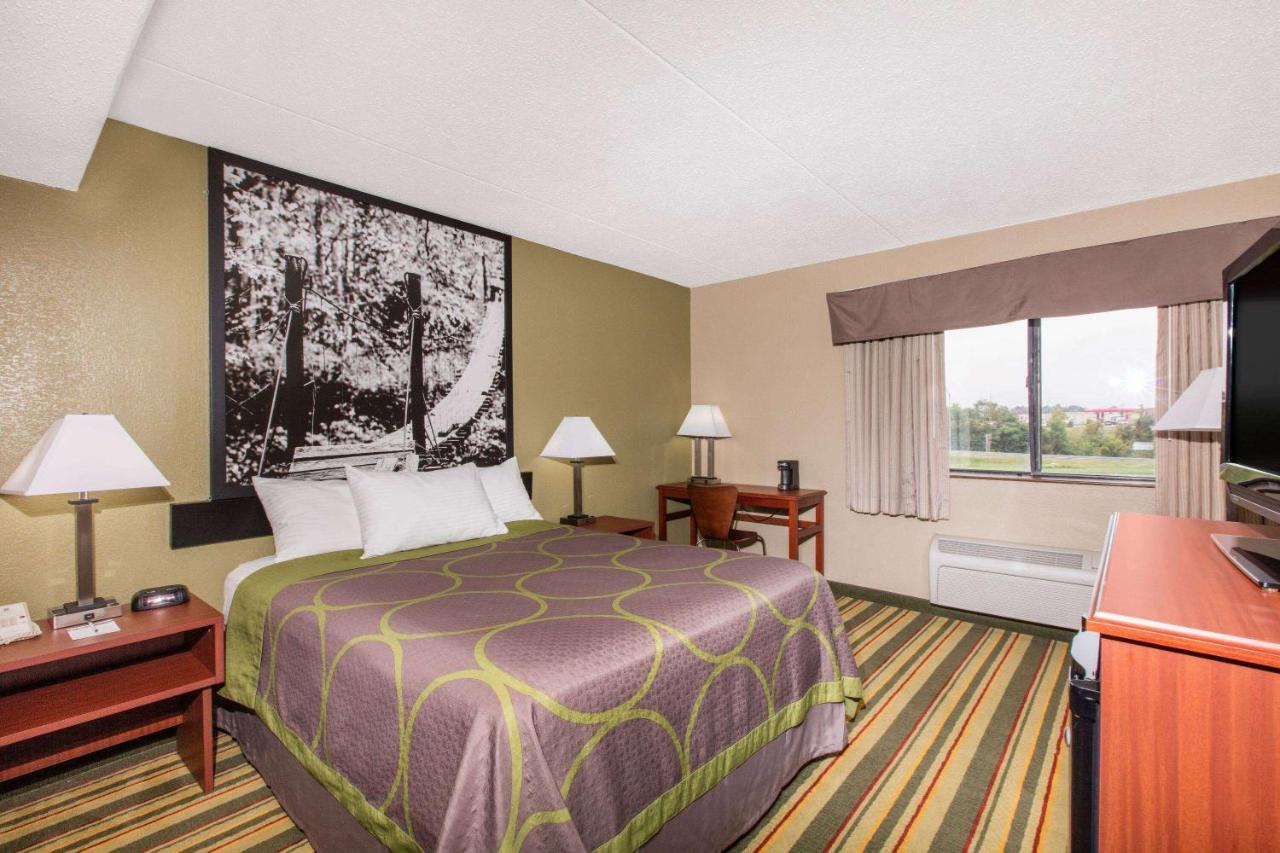 King Room - Non-Smoking at Super 8 by Wyndham Frederick