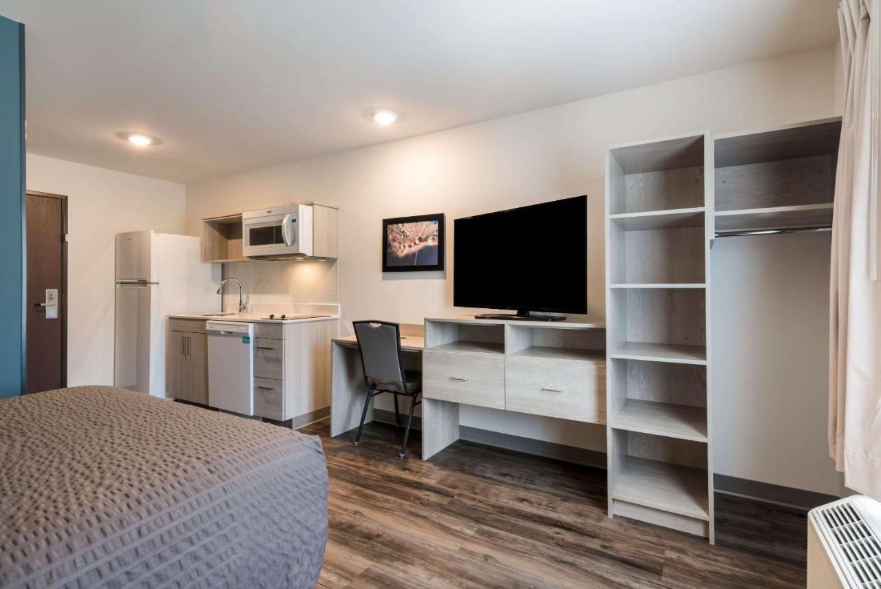Queen Suite with Full Kitchen/Non Smoking at WoodSpring Suites Greensboro - High Point North