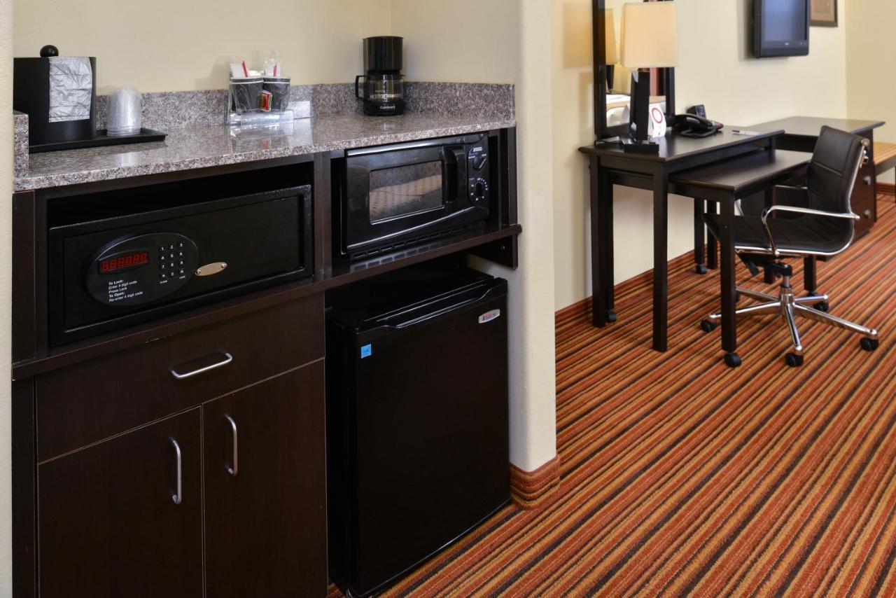 Queen Suite - Non-Smoking at Comfort Suites Alexandria North