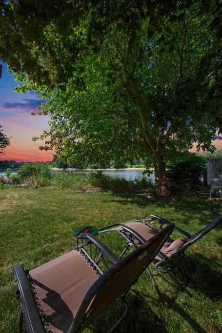 | Quaint Riverfront Barn