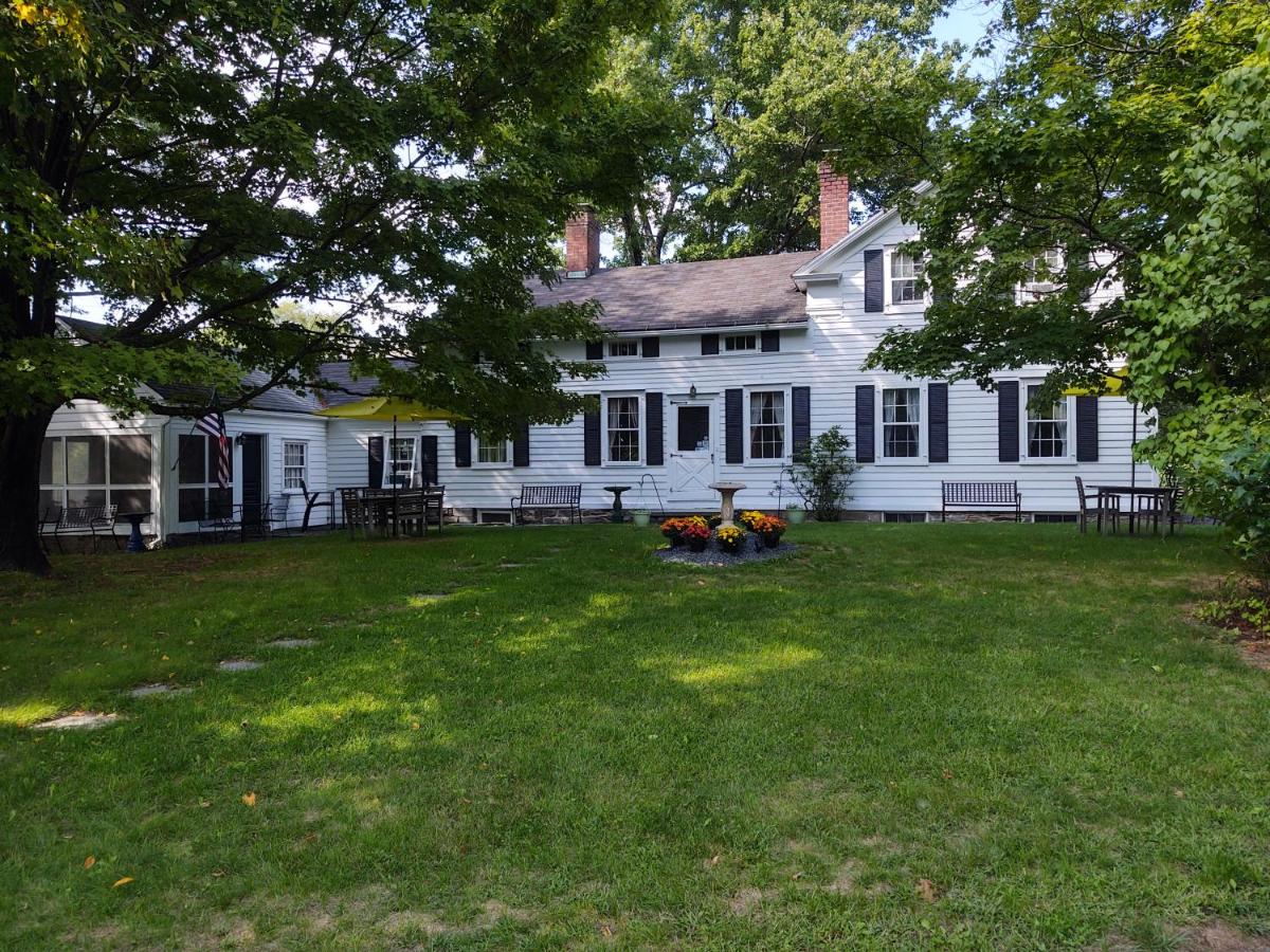 | 1805 House Bed & Breakfast