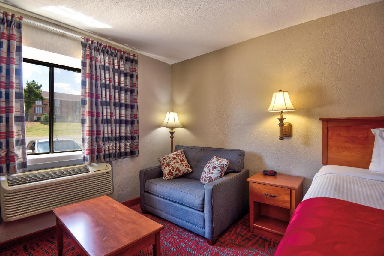 King Room - Mobility Access/Non-Smoking at Ramada by Wyndham Oklahoma City Airport North